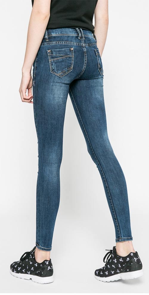 Dámské džíny větší velikosti