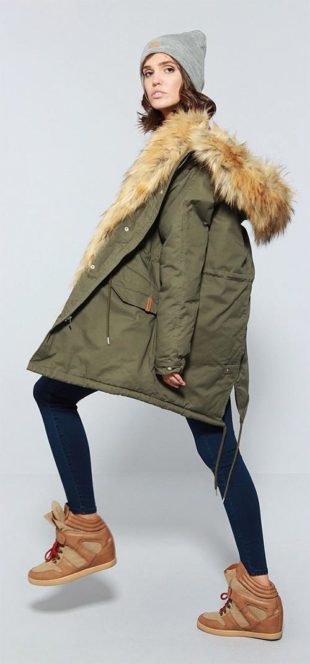 Dámská zimní bunda s huňatým kožíškem