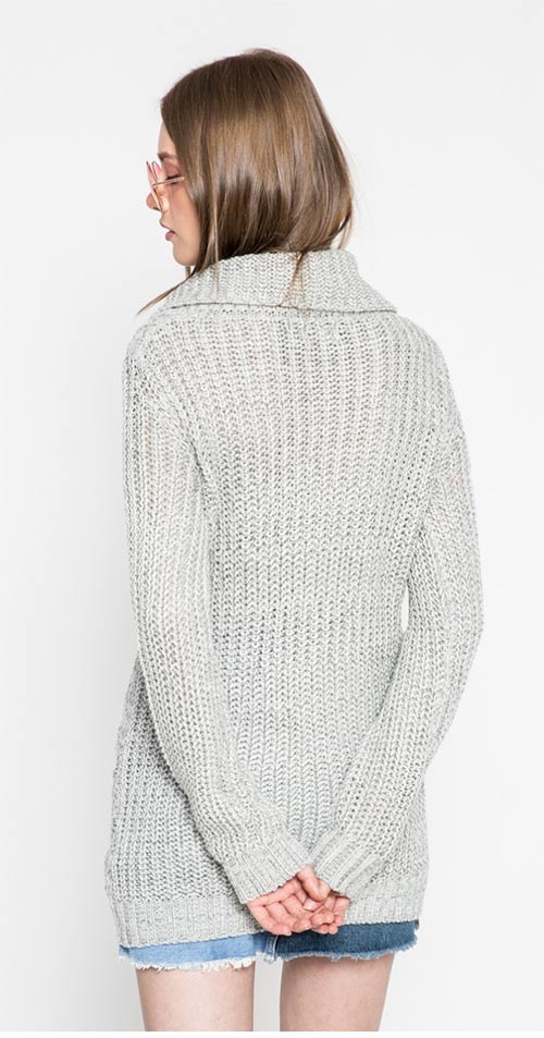 Dlouhý pletený dámský svetr