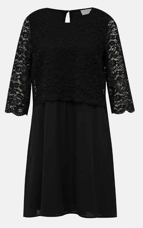 Černé šaty pro plnější tvary s krajkovým horním dílem