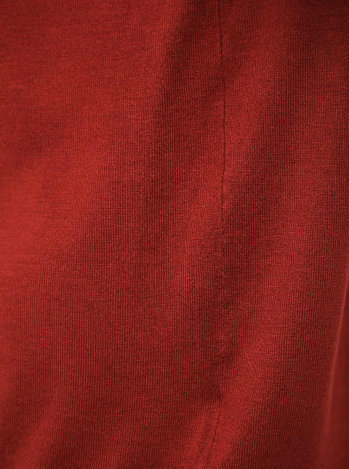 pohodlny-pleteny-damsky-svetr-cervene-barvy
