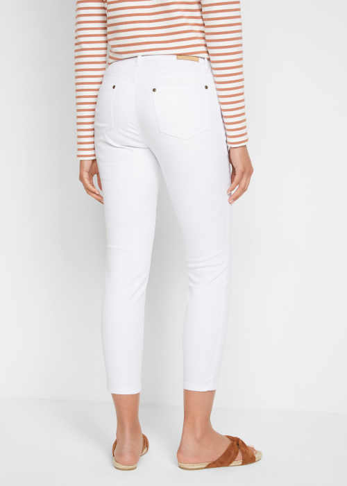 stylové bílé skinny džíny