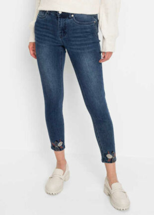 Moderní dámské skinny džínypro plnoštíhlé  s decentní výšivkou